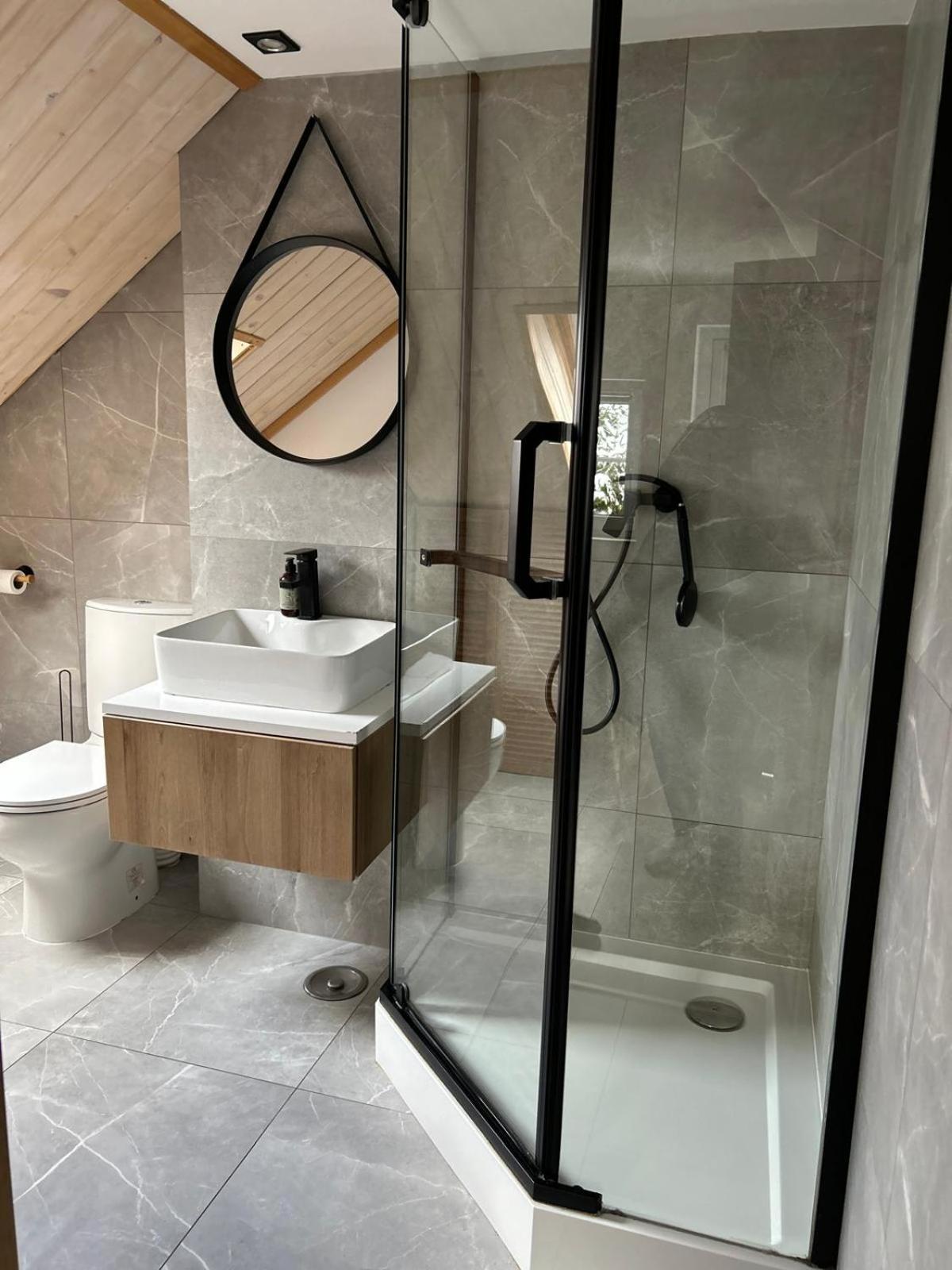 Poloninka Hotel Ustrzyki Gorne Ngoại thất bức ảnh