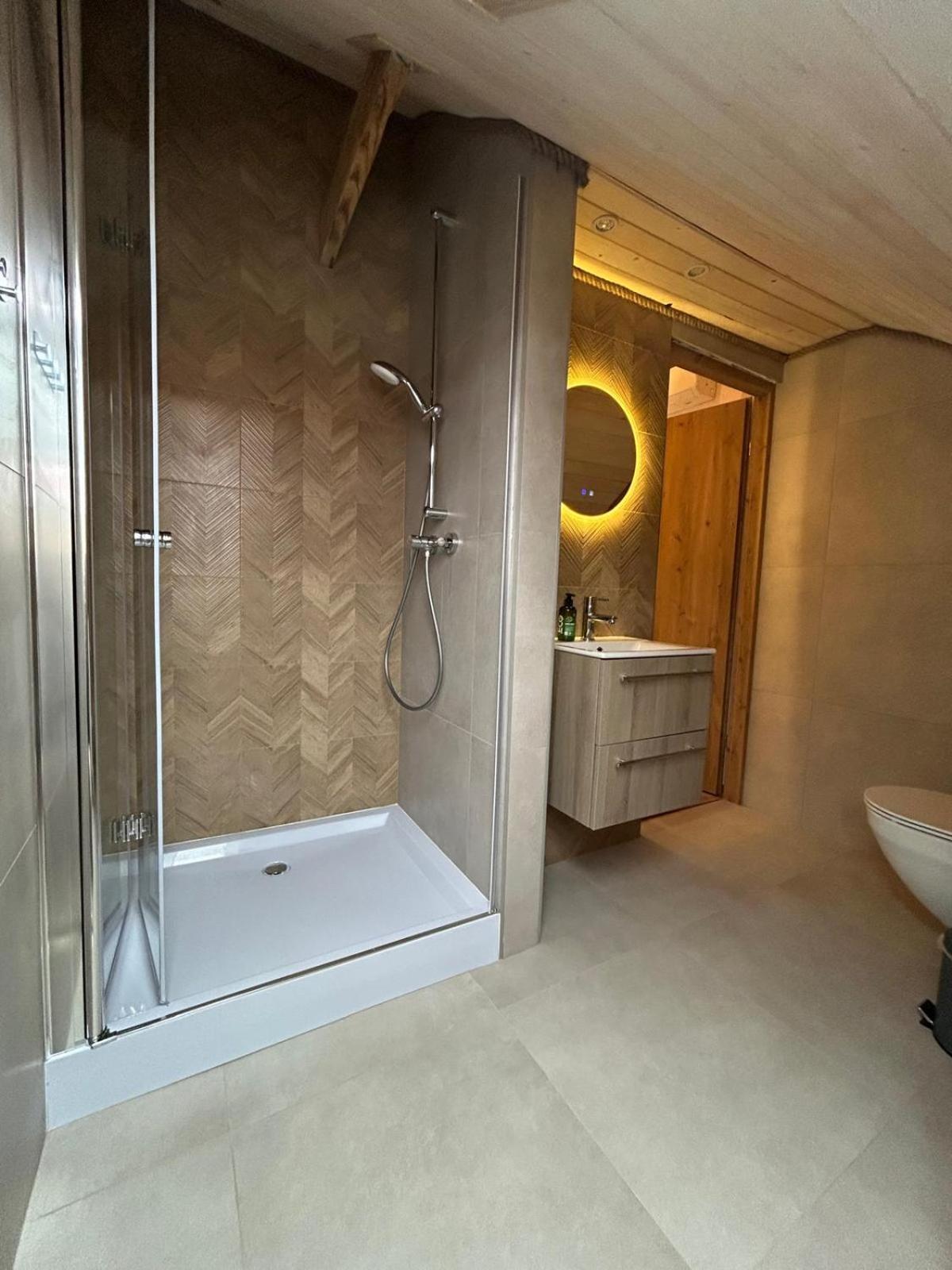 Poloninka Hotel Ustrzyki Gorne Ngoại thất bức ảnh
