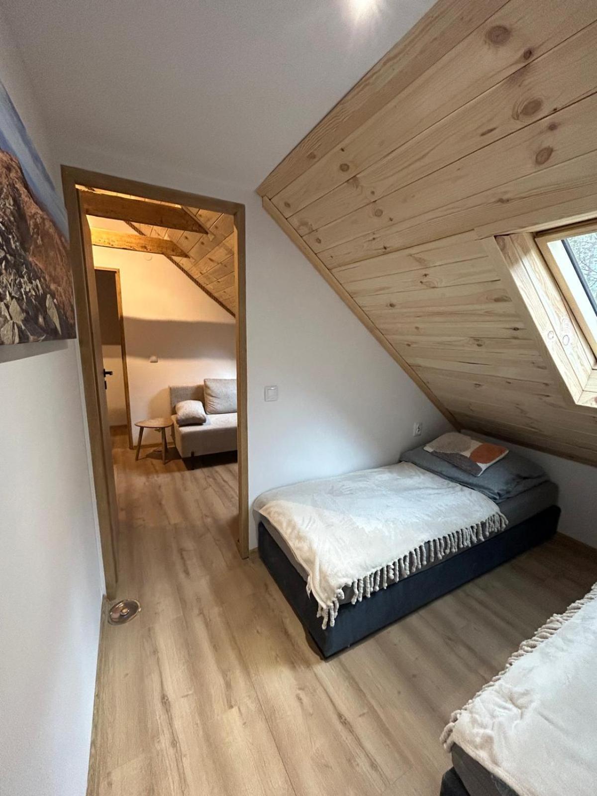 Poloninka Hotel Ustrzyki Gorne Ngoại thất bức ảnh